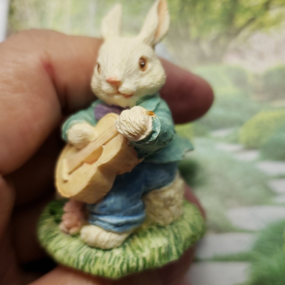 Two (2) 3D Most adorable Enesco bunnies - Picture 3 of 12